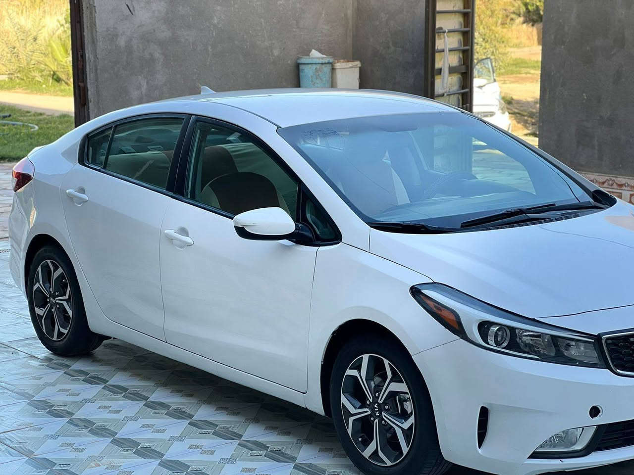 كيا  فورتي موديل 2017رقم ذي قار حره تحويل ثاني يوم سنويه مجدده 28 مشروع وطني حدثه بنيد فقط وهنا بيه مكانات صبغ فقط  مكينه 2000 دوش (لا تبخير ولا تنقيص ولا صوت شرط) مكينه وكير كفاله
السعر 108وبيه مجال بسيط مكان سياره الناصريه رقم الهاتف *********** اني مكلف بل نشر خابر راعيها وبيك خير وتدلل ناصرية, ذي قار
