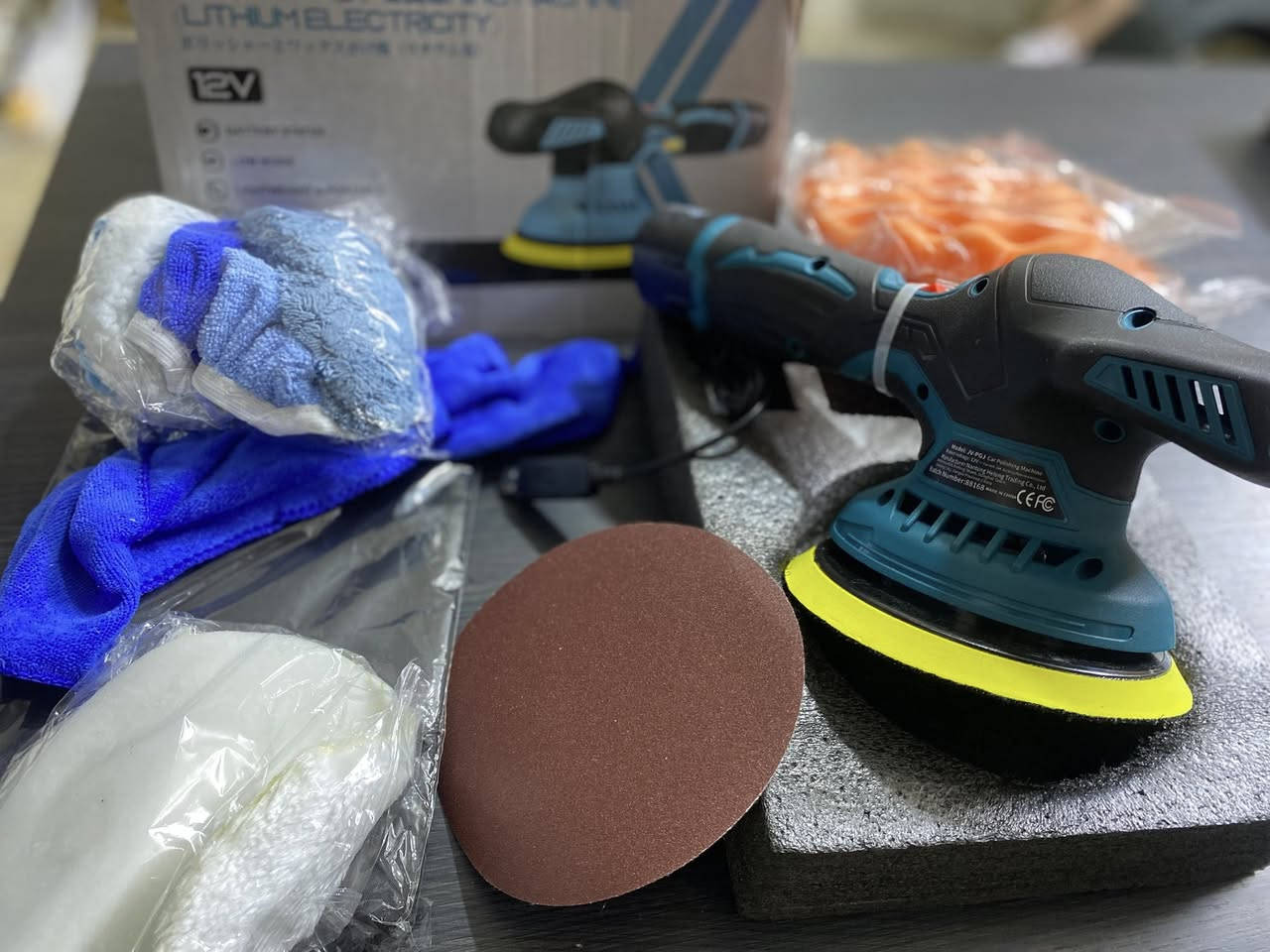 مكينه بوليش الحجم الكبير قطعه اصليه 
اهم النواصفات شحن بطاريه اصليه جديده كامل ملحقات 
الي يريدها يطي سعر مناسب وبلعافيه


**إذا كنت صاحب هذا الإعلان وتريد حذفه لأي سبب، رجاءا أرسل رسالة إلى الدعم الفني**