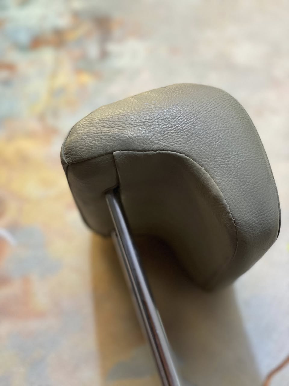 سلام عليكم تكيات البيع سعره ٥٠قفل ***********
