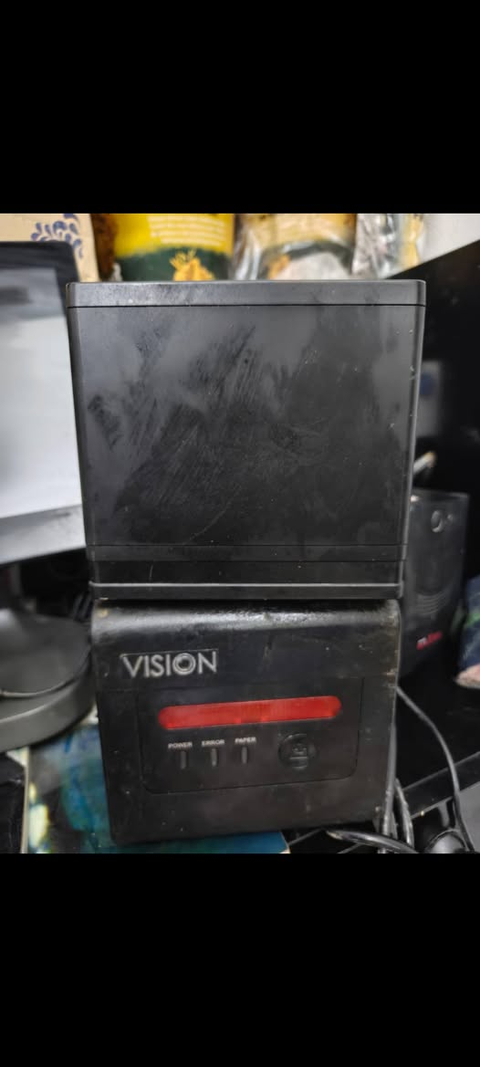 السلام عليكم عندي غراض مطعم للبيع
جهاز كاشير لمس اخو الجديد مع طابعات عدد 2 مع جرار نقود
براد ايكور تركي
ميز سل ستيل مال طحين كنتاكي
بوجة دكت كبيرة 
حوض قناني هيتر 
حافضات صمون 
عنواني الحرية رقمي *********** واتساب
