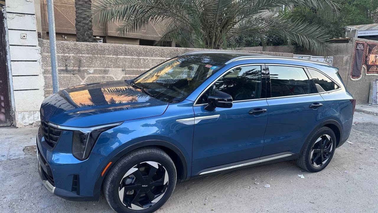 سلام عليكم
KIA SORENTO  HYBRID 2025
كيا سورنتو  هايبرد + بلكن فول مواصفات  2025  
المسافة المقطوعه 26000km
اللون ازرق   
محرك. 1600 تيربو هايبرد 
الموديل 2025
      المواصفات 
مقاعد vip
‏تدفئة مقاعد
فتحة بانوراما 
شاشة كبيره نفكيشن 
رادار امامي
 مانع تصادم
مانع انزلاق 
تحديد مسار
نقطة عمياء .
تصحيح مسار 
بصمه تشغيل  العدد 2
كاميرا خلفية
تشغيل عن بعد  
 مثبت سرعة
تحكم ستيرن
شاحن وايرلس
هاند بريك كهربائي
حساسات خلفيه + اماميه 
حساسات مانع تجاوز 
ويل قياس 19
دفع رباعي 
باب خلفي كهرباء 
اضويه امامي زنون LED
اضويه خلفيه LED
كشافات LED
دفع رباعي 4X4
نظام GPS+خرائط 
حادثها بنيد وبارد بسيط في الجاملغات بدون يرباك بدون 
رقم الشاصي  KNDRJDJH2S5299772
سعرها 240 ورقه
عنواني بغداد. جميله
رقم الهاتف ***********
