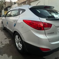 توسان ٢٠١٣ محرك ٢٤٠٠ دوش وارد ضرر بسيط بدايه خشم البنيد ومعدل نفسه صبغ...