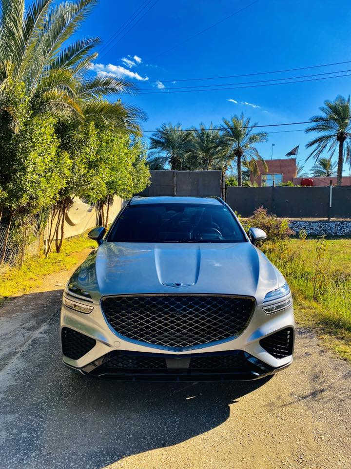 السلام عليكم
🚗 For Sale: 2022 Genesis GV70 Sport Prestige — Premium Luxury SUV
محرك 6 سلندر V6 توين تيربو سعة 3.5 لتر
 • قوة 375 حصان
 • عزم 391  حوالي(530 نيوتن متر) 
 • ناقل حركة أوتوماتيك 8 سرعات
 • نظام دفع كلي AWD

⸻

🛋️ الداخلية والراحة
 • مقاعد جلد نابا فاخرة
 • مقاعد أمامية وخلفية تدفئة
 • تكييف ثلاث مناطق
 • شاشة ترفيه 14.5 إنش
 • عدادات رقمية 12.3 إنش
 • نظام صوتي فاخر Lexicon
 • ديكورات داخلية كربون فايبر
 • عرض المعلومات على الزجاج الأمامي HUD

⸻

🛣️ الشكل الخارجي
 • فئة Sport Prestige (أعلى فئة)
 • جنوط رياضية 21 إنش
 • تصميم رياضي فاخر وأنيق

⸻

🧠 الأمان والتقنيات
 • مثبت سرعة متكيف
 • مراقبة النقطة العمياء
 • التحذير من مغادرة المسار
 • مساعد الركن الذكي عن بُعد
 • أنظمة أمان متكاملة

⸻

 • سيارة مريحة وقوية ومناسبة للاستخدام اليومي والسفر
 • تجمع بين الفخامة، الأداء، والتكنولوجيا
▪️السيارة تقرير غرق

💰 السعر: 315 ورقة
📍 الموقع: بابل
📞 للتواصل:***********
