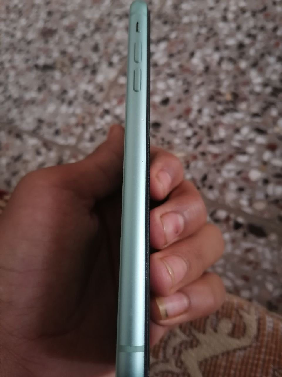 سلام عليكم
موبايل ايفون11عادي 
مكفول كفاله عامه 
ماعده (الظهر)
1ـ بطاريه72الله شاهد بطاريه فول وومتصرف يعني صارلي 3اشهر جانت73
نظافه 100/100
مكاني نجف ***********
