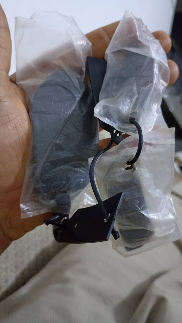 بصمه كيا سورنتو اصليه قابله للبرمجه بعدها جديده ما مستخدمه قيم باليرضي الله وبالعافيه واتساب ***********
