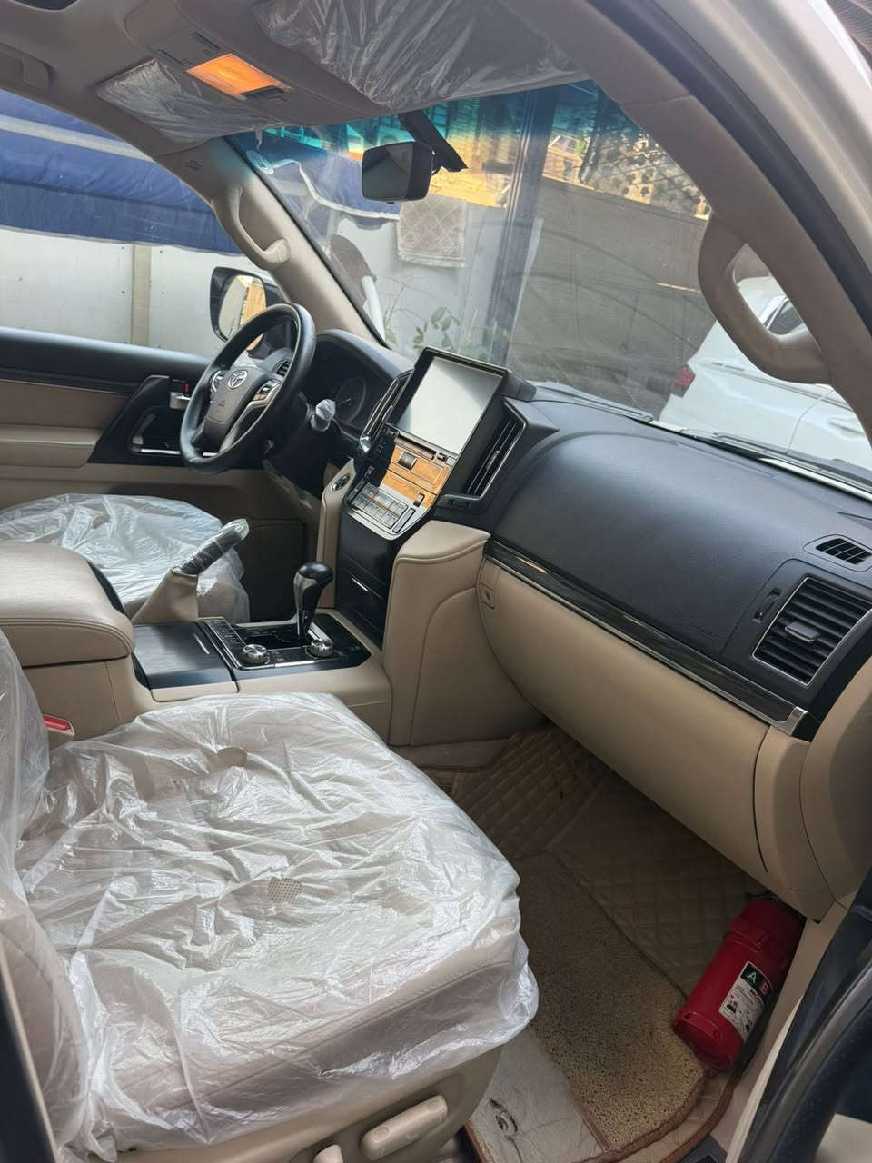 السلام عليكم لاندكروز كراند تورنك اصل فول مواصفات دشبول ليزري شاشه تطبيق 3شاشات 5بصمات باب خلفي كهرباء وشفط سعر السياره 545 وبيه مجال للشراي اي ستفسار *********** السياره بيه ملاحظات بسيطه موضحه مكان السياره بغداد والسياره باسمي السياره حاليا ماشيه 84 الف
