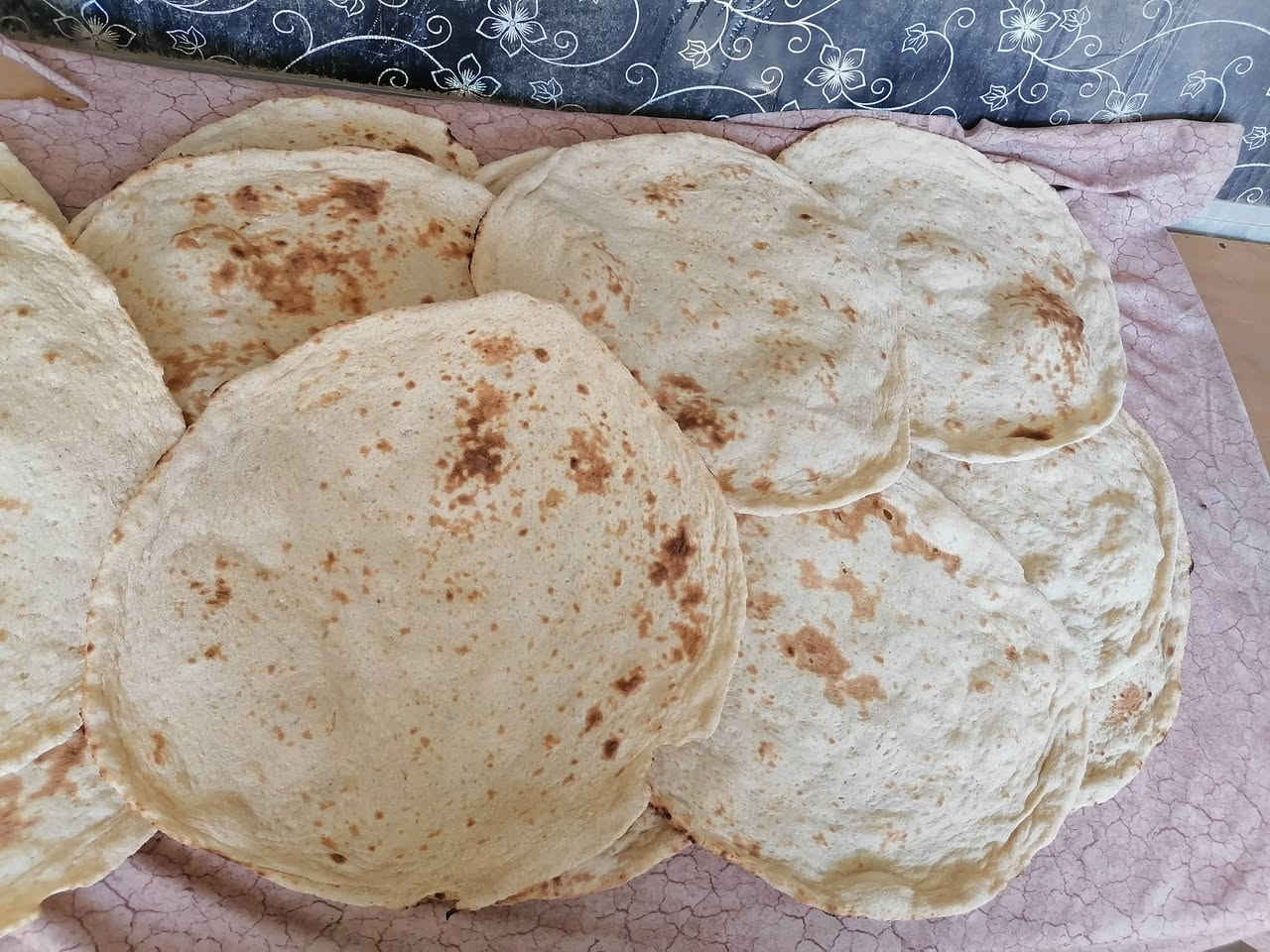 تنور هذا خبزه مثل ماموضح بلصوره 
كامل شغال السعر 35
العنوان ديالى الخالص سعدية الشط


**إذا كنت صاحب هذا الإعلان وتريد حذفه لأي سبب، رجاءا أرسل رسالة إلى الدعم الفني**