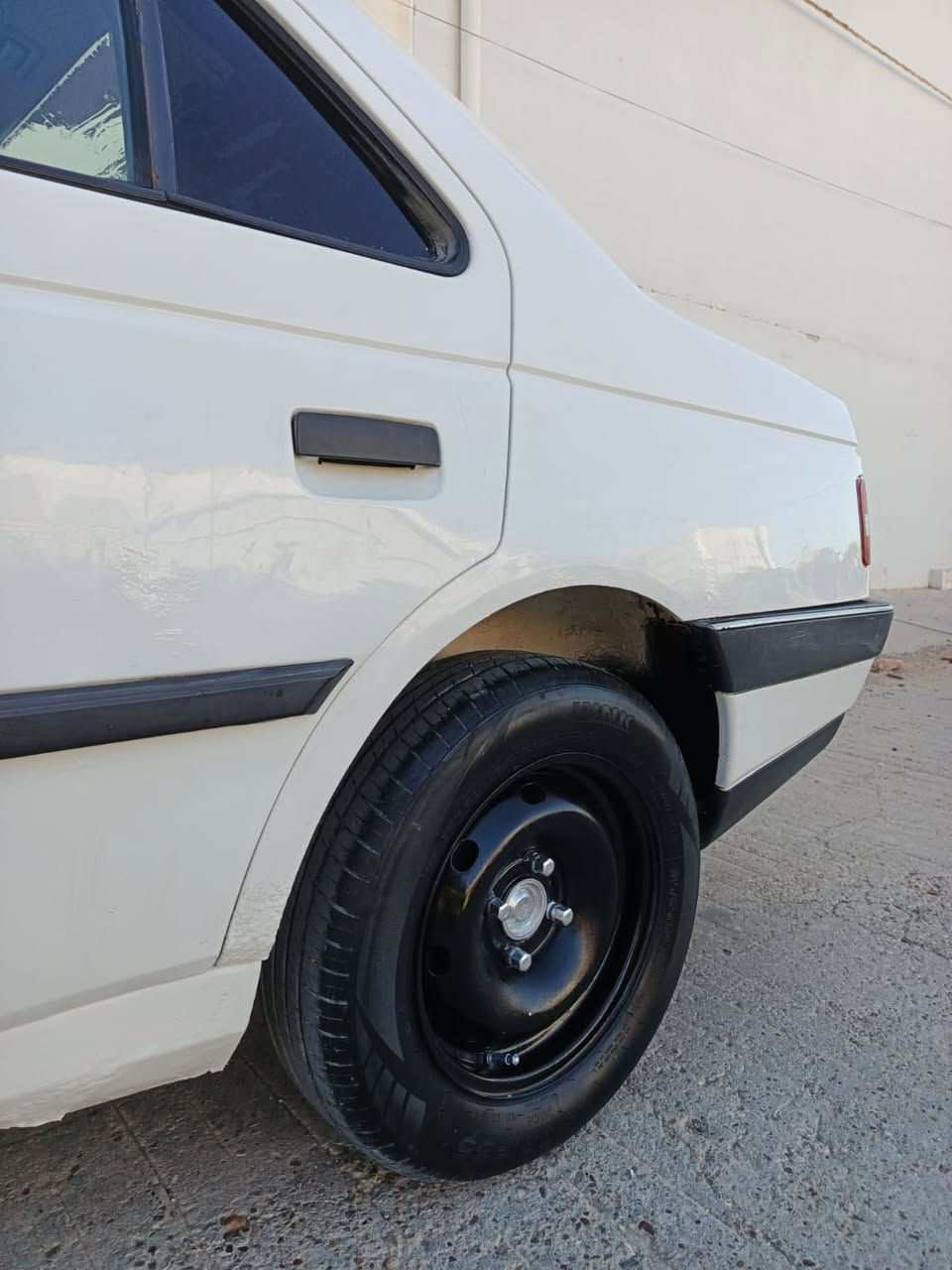 بيجو GLX 2009

سياره جاهزه من كلشي من مكينه كير حداديه تبريد ثلج 

دواخلها جديده كشرها نظيف بيها بنيد وجاملغ مبدل 

سعرها 41 وبيها مجال قليل 

مكاني نجف 

ملاحظه : شرط التحويل وبخدمة المشتري 

***********
