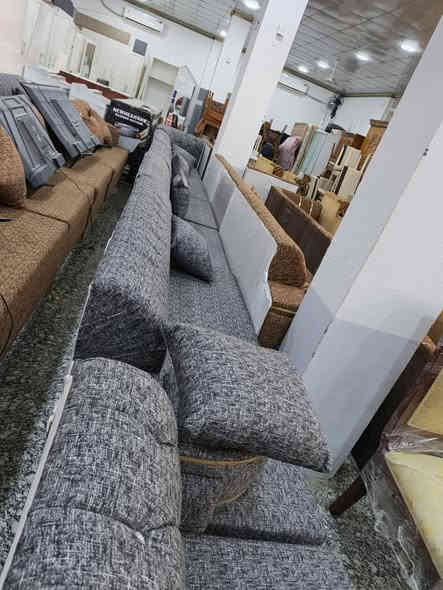 إسلام اعليكم كلشي متوفر في معرض ومزاد الأمير ***********
