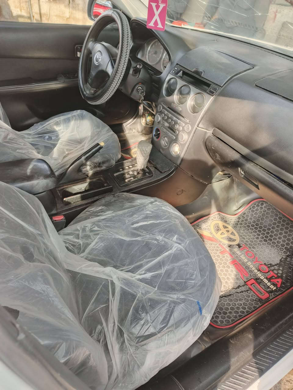 السلام عليكم
مازدا للبيع موديل 2006 وارد خليجي زوم 6 محرك 1800 وكير ومحرك مكفول تخم تاير جديد بيها نص حزام صبغ العنوان هيت 
السعر 55 للتواصل عل هذا الرقم ***********
