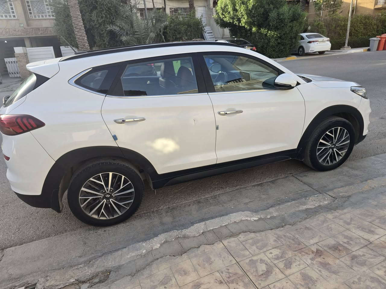 بانوراما ،جلد، زنون، بدون صبغ، شاشة اندرويد و ابل كار بلي ماشية ٨٤ السعر ٢٠٠
بيها بارد العنوان المنصور 
للمعلوامات اتصل ب ***********
