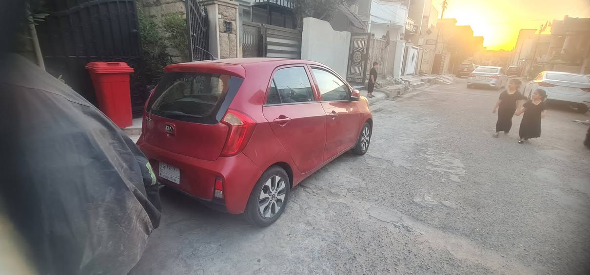 السلام عليكم مكلف بل نشر لبيع كيه بيكانتو موديل ١٦  بغداد ماشيه ٥٧ كير محرك تبريد كله تمام  سياره مصبوغه حزام بسبب بعض شخوط جام كهرباءي مري كهرباءي كامره  شاشه  سونارها مع صور ما بيها نقص سياره  سعرها ٧٥  وبيها مجال بسيط  مكانها حي الاعلام  لتواصل عل ***********
