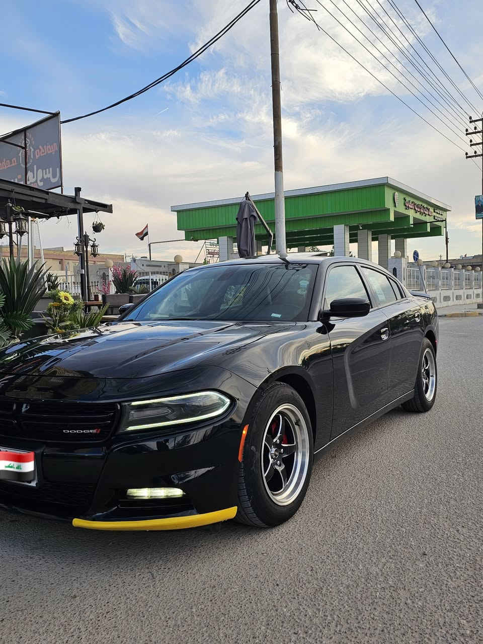 *سلام وعليكم من رخصت الأدمن*
للبيع دوج جارجر ( SXT / PLSبلص)موديل (20 أصل) ستوك وراد كندي فول مواصفات فتحه سقف لون أسود لامع رقم بغداد دولي مشروع وطني بأسمي تحويل مباشر بأسم المشتري بدون أيرباك سيارة ضررها سطحي بدون دواخل وأيرباك حافة تكمه رشه وجاملغ امامي وبنيد اصلي مبدل ولباقي كفاله عامه .جاهزة ع أخير حباية
*المواصفات*
١/محرك 3600/V6 مكفول تو ويل يعني دفع خلفي
٢/كير طيارة 8 نمر كفاله
٣/فتحه سقف 
٤/كامرة خلفية دوراة
٥/كشنات تحكم جلد تدفئة تبريد
٦/فانات خليجي دبل مروحه
٧/تدفئة تبريد كله شغال
٨/شاشة كبيرة تحكم ستيراً
٩/ويل ويلد مع تخم تاير وحساسات
١٠/منضومه زنون كاملة
١١/حدادة وأدامة كاملة ع سيارة وماء زيتي
سيارة فول ومعروفه مواصفاته مال بيت كلش جديدة وجاهزة ان شالله بيع فقط بدون مراوس عنواني البصرة رقمي(***********)
السعر (222)جوة سوك وبيه مجال للشراي وبالخدمة ان شالله علماً ان صور بتاريخ اليوم .
