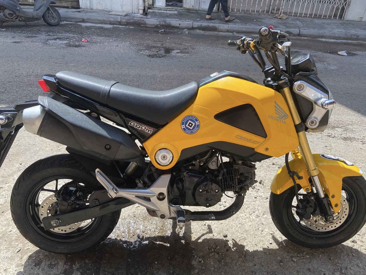 سلام عليكم  هوندا كروم للبيع كير عادي ٤نمر موديل ٢٠١٦ استان كهرباء زوج تايرات جدد مكاني بغداد صالحيه لشراي يتصل على هذا رقم ***********
