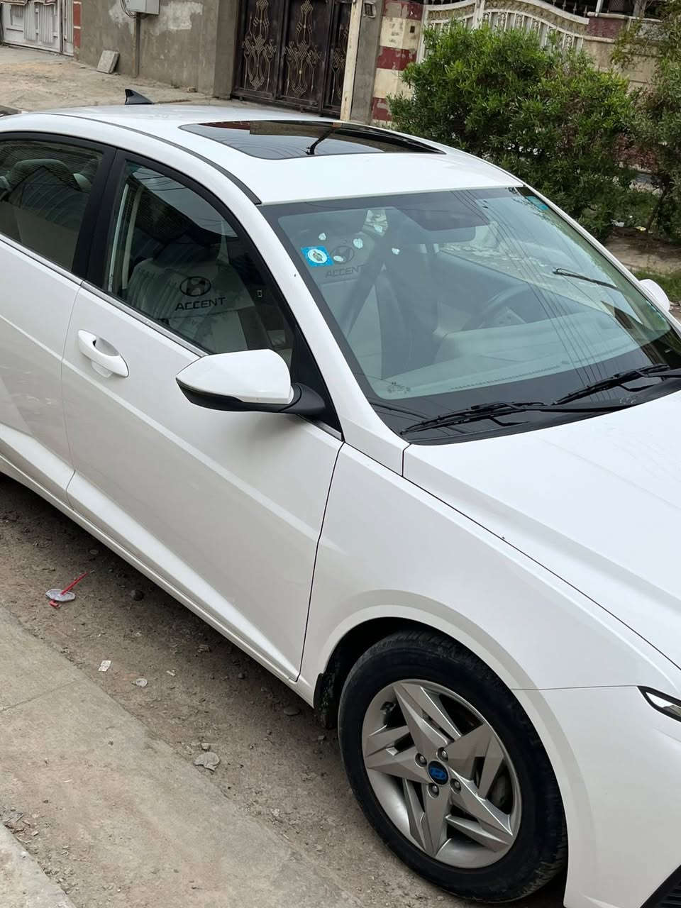 للبيع اكسنت ٢٤ ماشيه ٣٥ الف بيه فقط بارد بلجاملغ الخلفي باسمي العنوان زيونه 
***********
السعر 145
