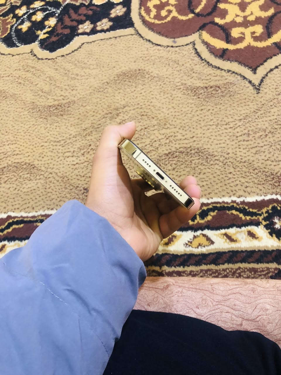 السلام عليكم.. ايفون 14 برو ماكس نضيف مبدل البطارية 100% وكاله شرط الضمان والفحص مع شاحنة وكالة 
السعر 800 قفل ..
*********** واتساب فقط او خاص
