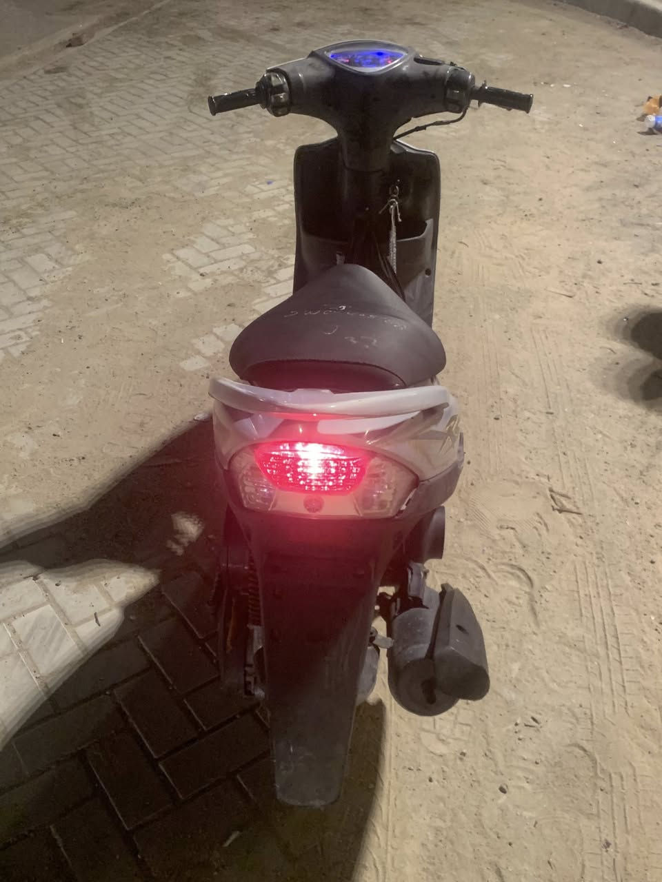 سلام عليكم متاح دراجة ماكس كفاله عامه من كلشي واجيب فيتر وتعال افحص هذا رقمي *********** وبخدتمت لشراي
