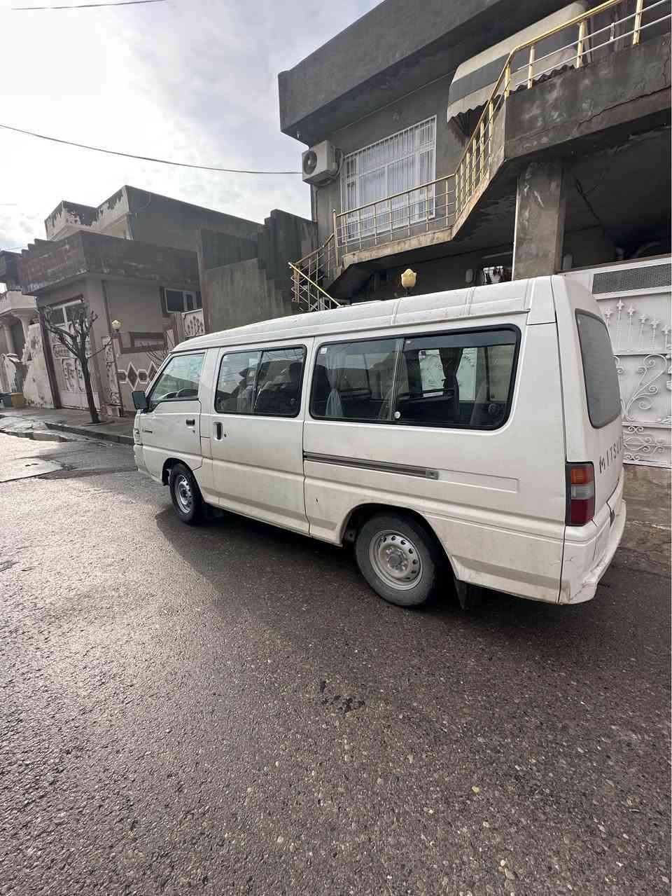 باسي مسته ر بؤشي ٢٠٠٤
ئارم سليماني 
گه رمي پشته وه 
يه كدينار مه سروفي تيا نيه و
مالي كاسبيه زؤر جوانه و بي قه پو قؤبه
***********
65$ رانية, السليمانية
