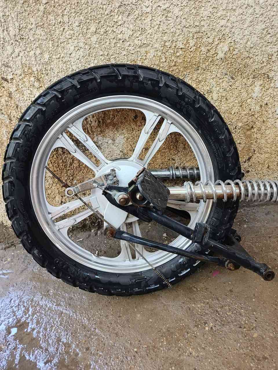 سلام عليكم ويل خلفي جوبلس مو جوب وطبله كامله وماشه خلفي نضيفه شوفت عينك ب30 وبيهن مجال بسيط مكاني صويره شارع السبيس قرب محطه الجوهره***********
