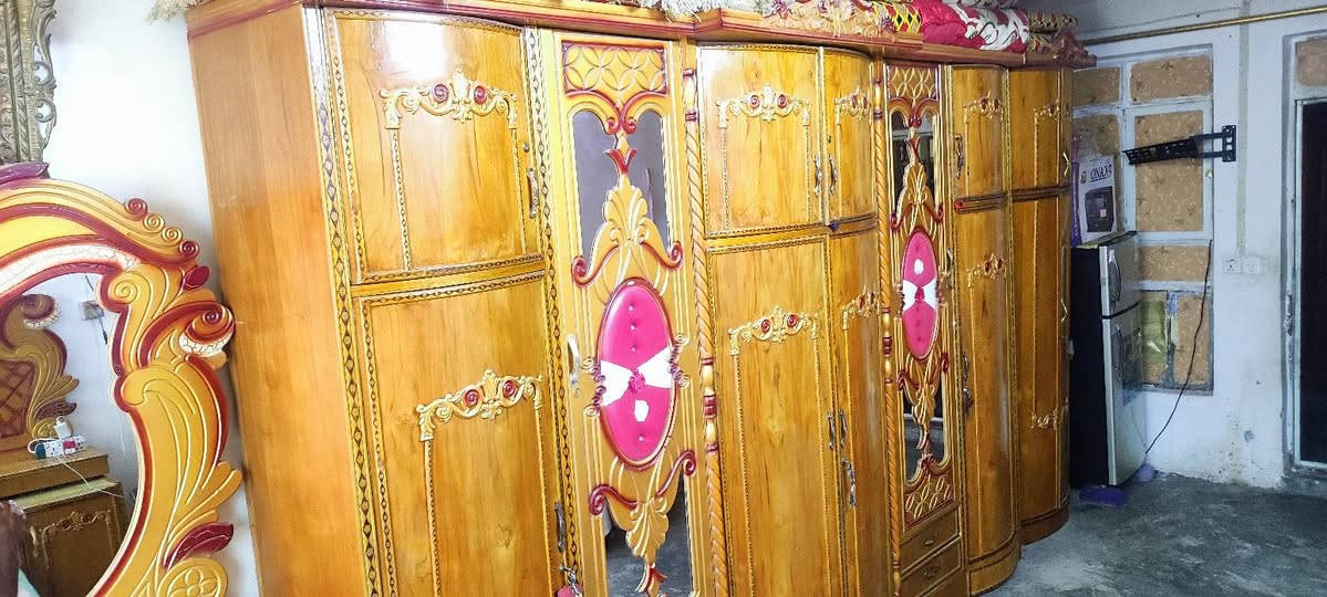 غرفه نضيفه جدا كنتور 7 بيبان معه ملحق  فوك وجربايه وميز ب650 بيها مجال ***********
