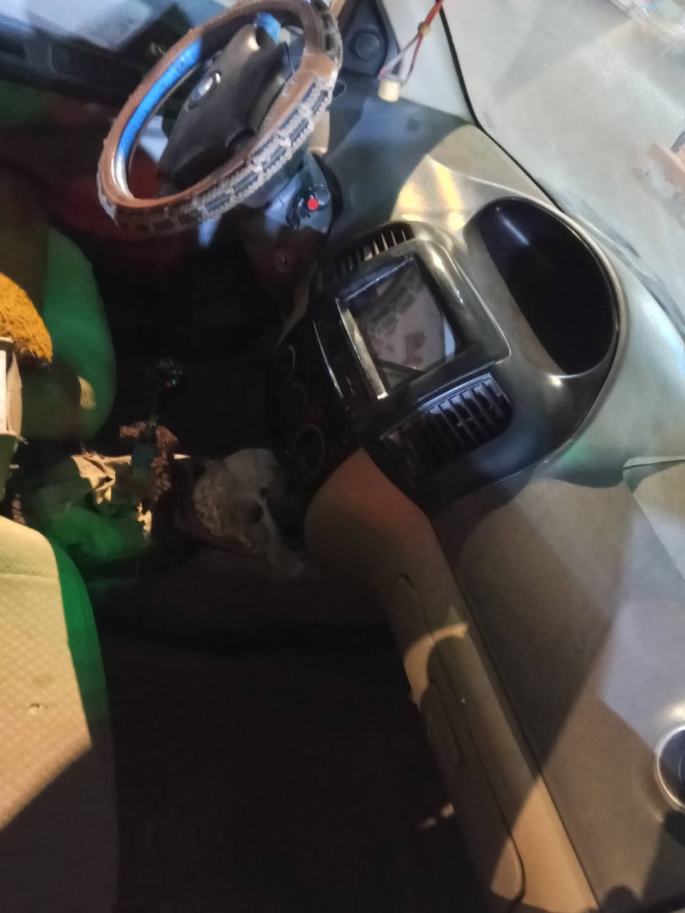 يا الله سي كي السعر 16 مديل 12 كير ومكينه كورله بلادي يجي مو تحوير سنتر لك شغال ريمود جام رباعي شغال الي يريده يتصل *********** مكاني كربلاء الحر
