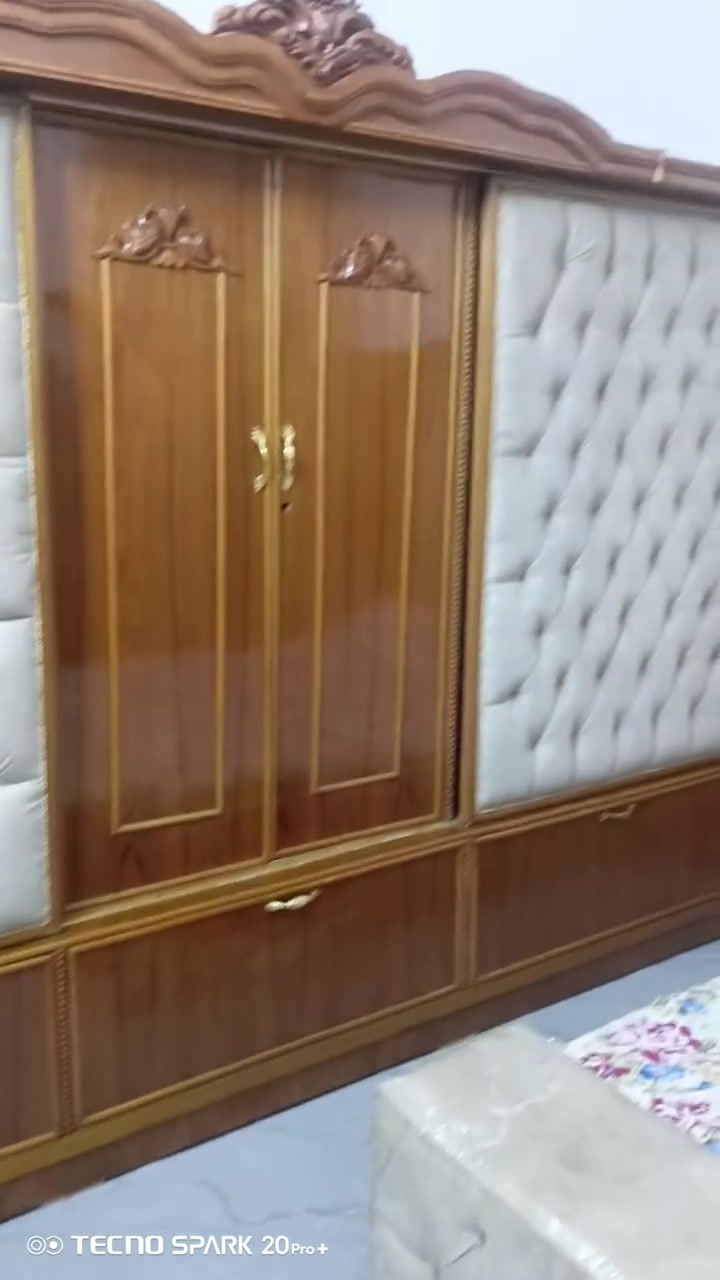 سلام عليكم ورحمه الله وبركاته 
غرفة نوم عراقيه نظيفه.. سلايت مثل ما موضحة بالصور عنوان اليوسفيه الشهداء.. ***********
