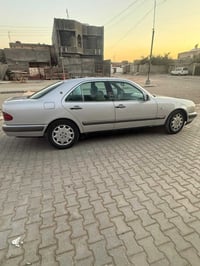 مرسيدس ام عيون  سياره  صبغ عام  السياره نضيفه محرك جديد  كلشي شغال بيه...