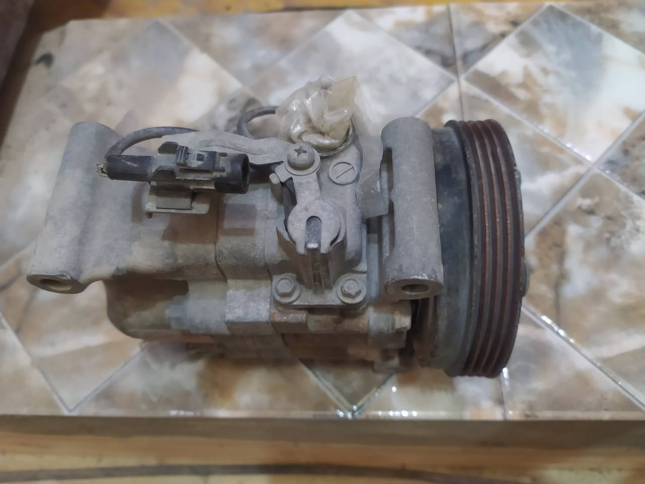 السلام عليكم
كمبريسرات عدد ٢ مع وجه كمبريسر سوزوكي SX4  اخوان للاستفسار الاتصال عالرقم *********** او واتساب بيهن بعض التفاصيل اتصل وانطيك تفصيل كامل عنهن عنواني كربلاء المقدسة
