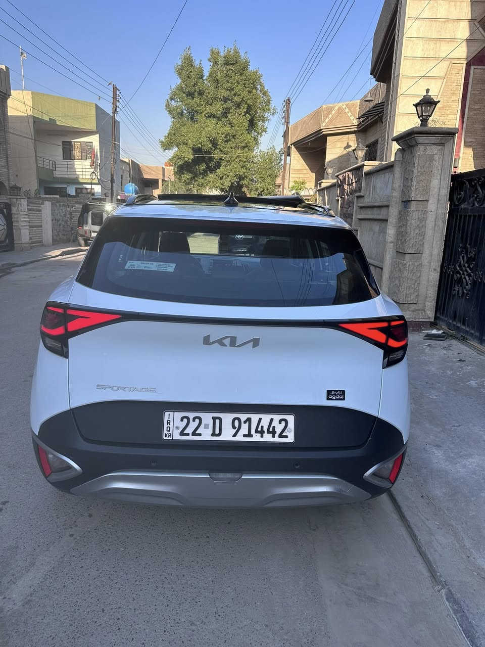 السلام عليكم سبورتج موديل 2024 خليجي ضمان شركة اكدال ضمان 5 سنوات او 100 الف كيلو سياره فول واحد على واحد محرك 2000 دوش وسيارة مكفولة كفالة عامة مكفولة من صبع وبارد ورصعة وسيارة على وضعية شركة ماشية 23 مواصفات سيارة / بصمة تشغيل عن بعد شاحن واير ليس شفتات ستيرن وسايد بريك بصمة وثلاث تحكمات انضمة قيادة وكشنات جلد كنتارا وكشنات تدفئة تبريد كرسين كهرباء وحساس خلفي امامي رادار + نقطة عمياء وتبريد شاشه + تبريد قطعتين وصندوك كهرباء وفتحة سقف بانورما وبعد بيها مواصفات اكثر 
‏
السيارة رقم اربيل 
المكان / السيدية 
الرقم ‭***********
