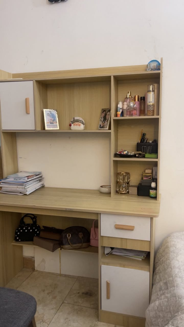 غرفه نوم شبابيه للبيع سرير عدد٢وكنتور ومكتبه وكومدي للبيع 🛏️


**إذا كنت صاحب هذا الإعلان وتريد حذفه لأي سبب، رجاءا أرسل رسالة إلى الدعم الفني**