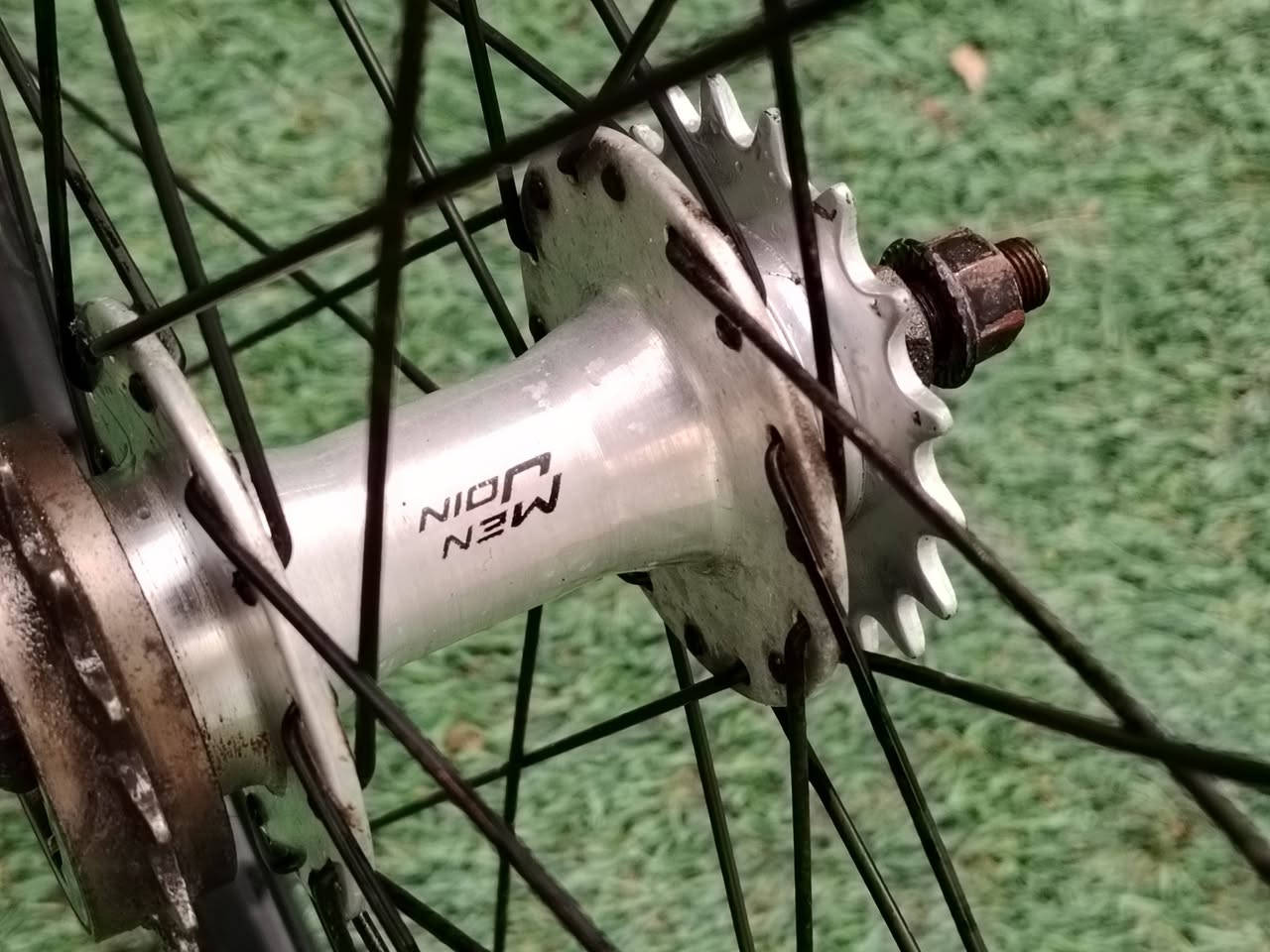 غراض بايسكل للبيع
ويل فكسد حجم 27 (خلفي)، لون اسود لامع Glossy ارتفاعه 40 ملم, باله بحالة جدا ممتازة سعره 25 الف وبي مجال

دشلي باله من شركة FOXON بي 45 سن سعره 7 آلاف


**إذا كنت صاحب هذا الإعلان وتريد حذفه لأي سبب، رجاءا أرسل رسالة إلى الدعم الفني**