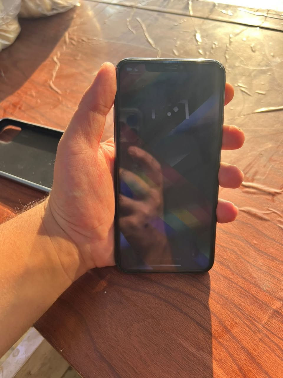 ايفون 11برو ماكس نضيف كلش ما مفتوح فقط بطاريه معلايه سعره ٣٧٥ وبي مجال بسيط للشراي ***********
