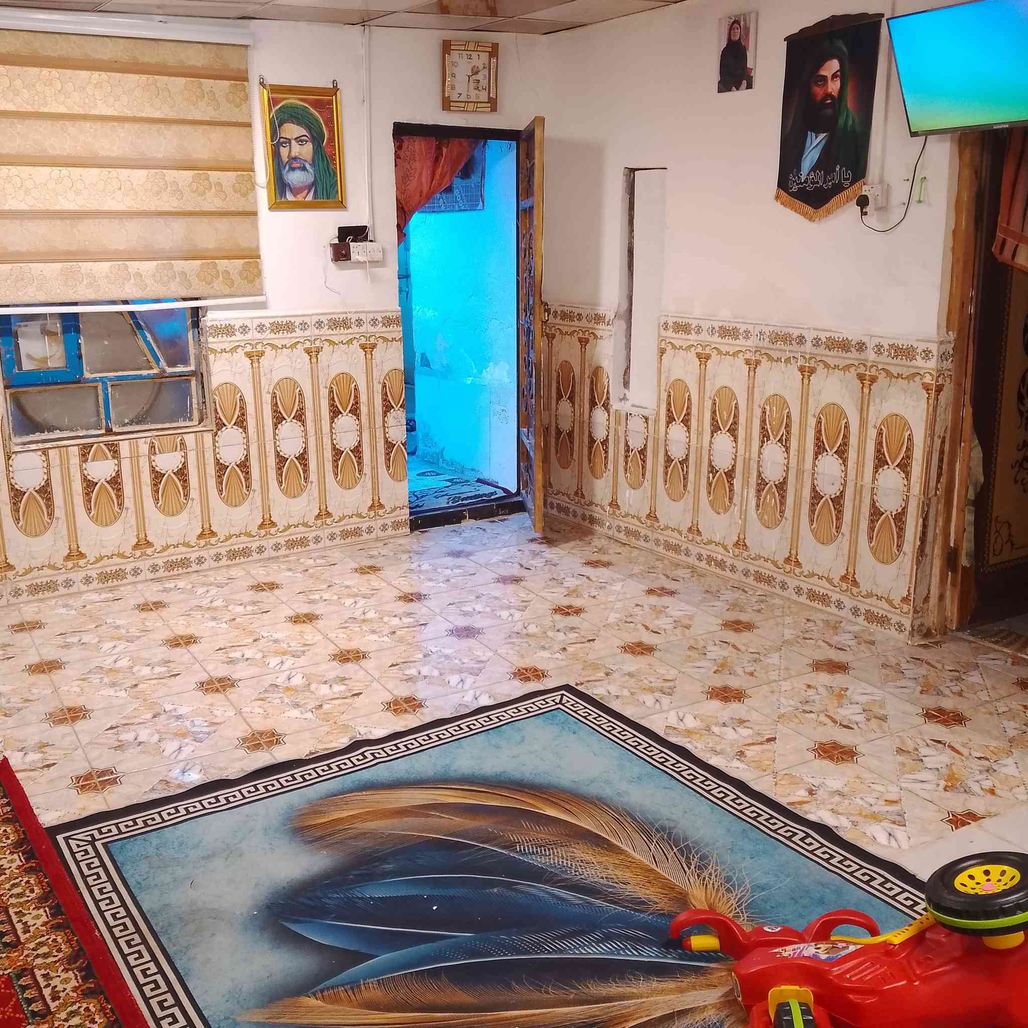 السلام عليكم. خوان بيت تجاوز للبيع البيت بي غرفتين وصاله ومطبخ وحمام وصحيات قرب المستوصف الجنوبي الي يحب يتواصل وياي ***********
