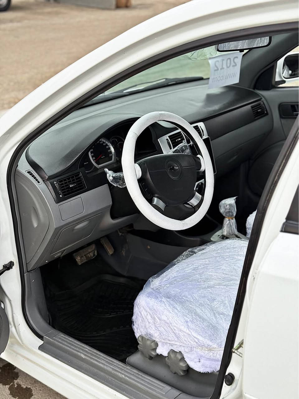 ئۆپترا مۆدیل 2012 گیر تۆماتیک بی لیدراو دووپارجە ونیو بۆیاغە بی ناوگرتن گیرو مەکینەو کارەبای بەشەرت  جوار تایەی تازەیە سەنەوی تازیە کارت بەنزینی هەیەسەیارەکە مالی دۆستە بی تەقەو رەقەیە ر.ق موبایل ***********:*********** لەسەر کۆرەک واتسئاپ كركوك, العراق
