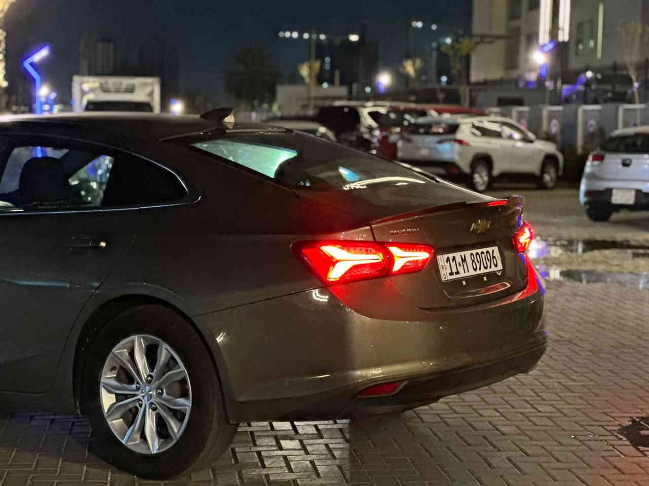 السلام عليكم 

ماليبو ٢٠٢٠ ذهبي
ويل ١٧
تدفئة كشنات 
شاشة كبيرة 
كشن كهرباء
قطعتين تبريد
بصمة 
وبقية مواصفات معروفة 
 حادث السياره بنيد و جاملغ ايمن 
وبيها بارد بسيط 

 السيارة عارضها مكينه بيها خانة واكفة كاسرة بستم او يراد تجفيت اي شي داخلها اني ابيع مكينه كايمة 
 السعر ٩٣ ورقة بيها مجال بسيط 
حتة اذا تبدل طابوكة كاملة معروف سعرها و تكمل عليك ارخص من سعر السوك
(( السيارة تشتغل و تمشي طبيعي ))
***********
