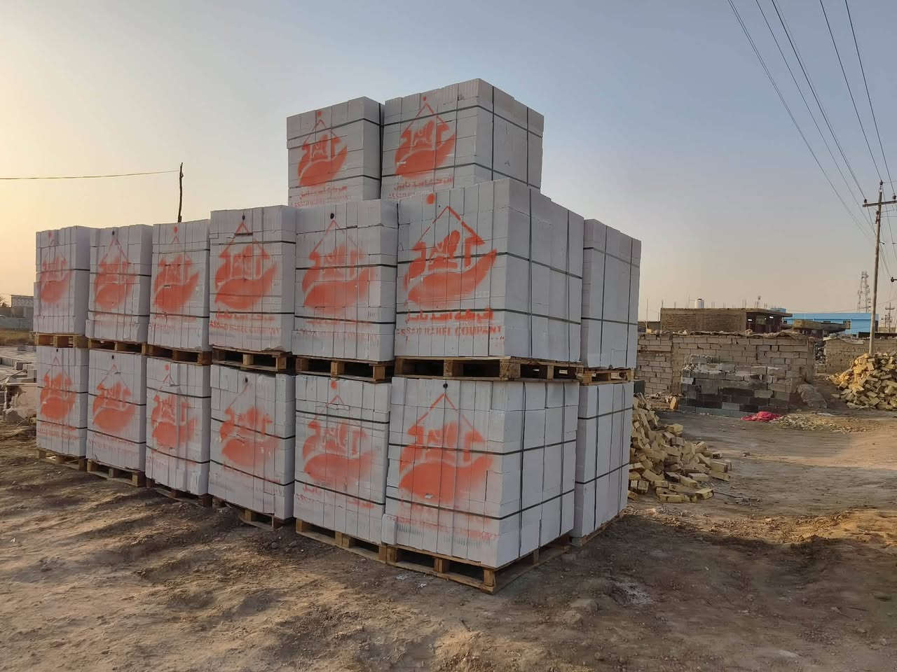 السلام عليكم تم افتتاح سكلة ونشاية (السيد علي سعد القصير الرقم الشخصي )***********
وشقيقة (السيد سيف سعد القصير)الرقم الشخصي
***********
يتوفر  اشتايكر +إبلوك+طابوك+فرنستول+اسبنت+جص+رمل+///وتوجد سياره حمل للجره (والسعار مناسبه جدن)
