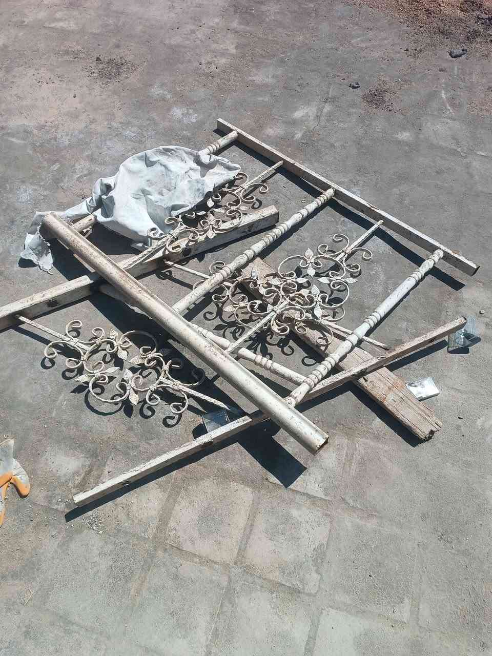 سلام عليكم ورحمه الله وبركاته 
بيبان + جرجوبه على 25 الف+ محجر كامل 35 الف حديد 
مستخدم جديد للبيع 
عنوان سده هنديه شركه صينيه 
***********
