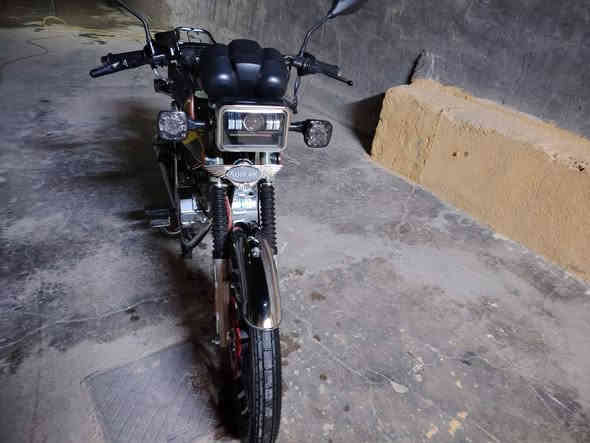 سلام عليكم 
سونك موديل 2025 
دراجه لوك.جديده صاله شهر نازلة من رمبه 
ماشيه 1000دراجه زيرو بمعنه.كلمه كفاله عامه من شخط وزلغ سعر 850قفل قفل قفل لتعاملني العنوان بغداد زعفرانيه 
***********
متواجد واتساب فقط
