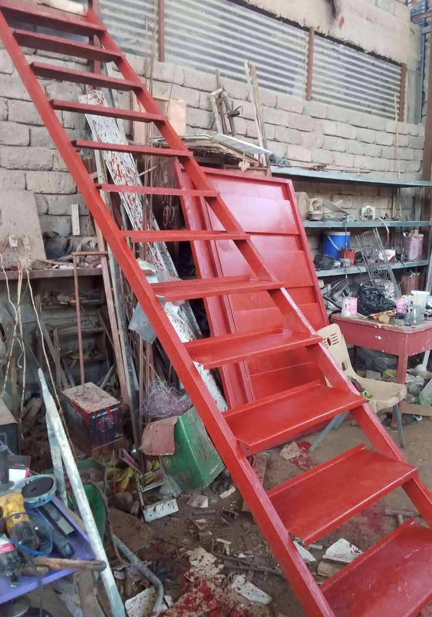 جديد مو مستعمل للبيع 
 ابواب حوش وابواب غرفة وشبابيك ودرج الشراي يتصل او
 للاستفسار راسلوني ع الخاص 
***********  /   ***********
الموصل صناعة الكرامة حي الكرامة جانب ايسر
