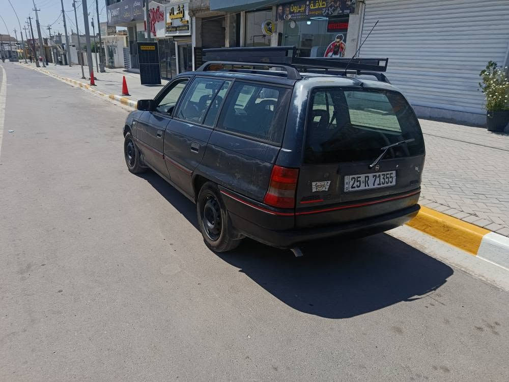 استرا ستیشن 
مودیل 94
محرک 20
رەقم تازە ئەوروپی 
بەناوی خومە شرت تحویل 
دەفتر بەنزینی هەیە 
تاخم پێش تازەیە 
تایەکانی تازەیە 
بی لیدراوی بی سبوغ 
شرت گێڕ مەکینە تحویلو وکالەو غرامە فحس 
گیڕی عادیە 
ژ.م./***********
*********** كركوك, العراق
