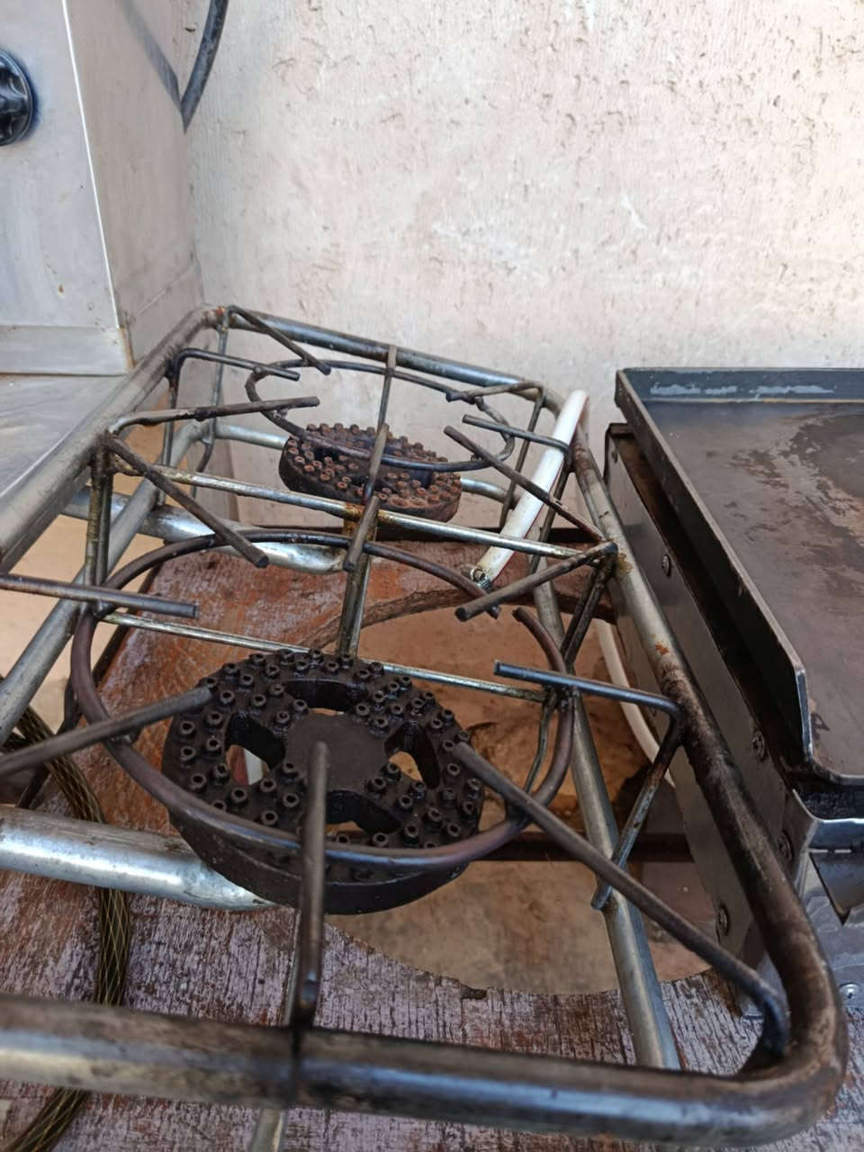 شوايا شاورمه. سعرها 300
كرين صاج سعره 100
2ميوزه و2كراسي سعرها 35
طباخ وميز. سعر75
مثرامه سعرها 270
جام خانه سعرها 200. 
#المكان حديثه يوجد توصيل مجاني


**إذا كنت صاحب هذا الإعلان وتريد حذفه لأي سبب، رجاءا أرسل رسالة إلى الدعم الفني**