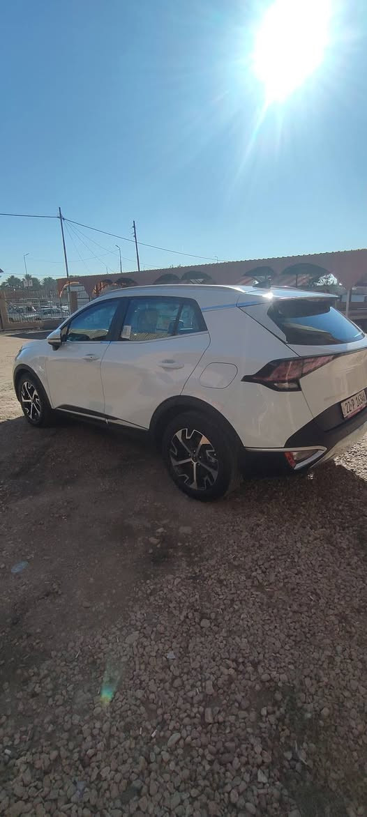 سلام عليكم 
للبيع سبورتج خليجي موديل 25
ماشيه 6الف فقط 
وضع الشركه بحاله الزيرو 
رقم اربيل الدولي تحويل مباشر 
العنوان بابل قضاء جبله ***********
