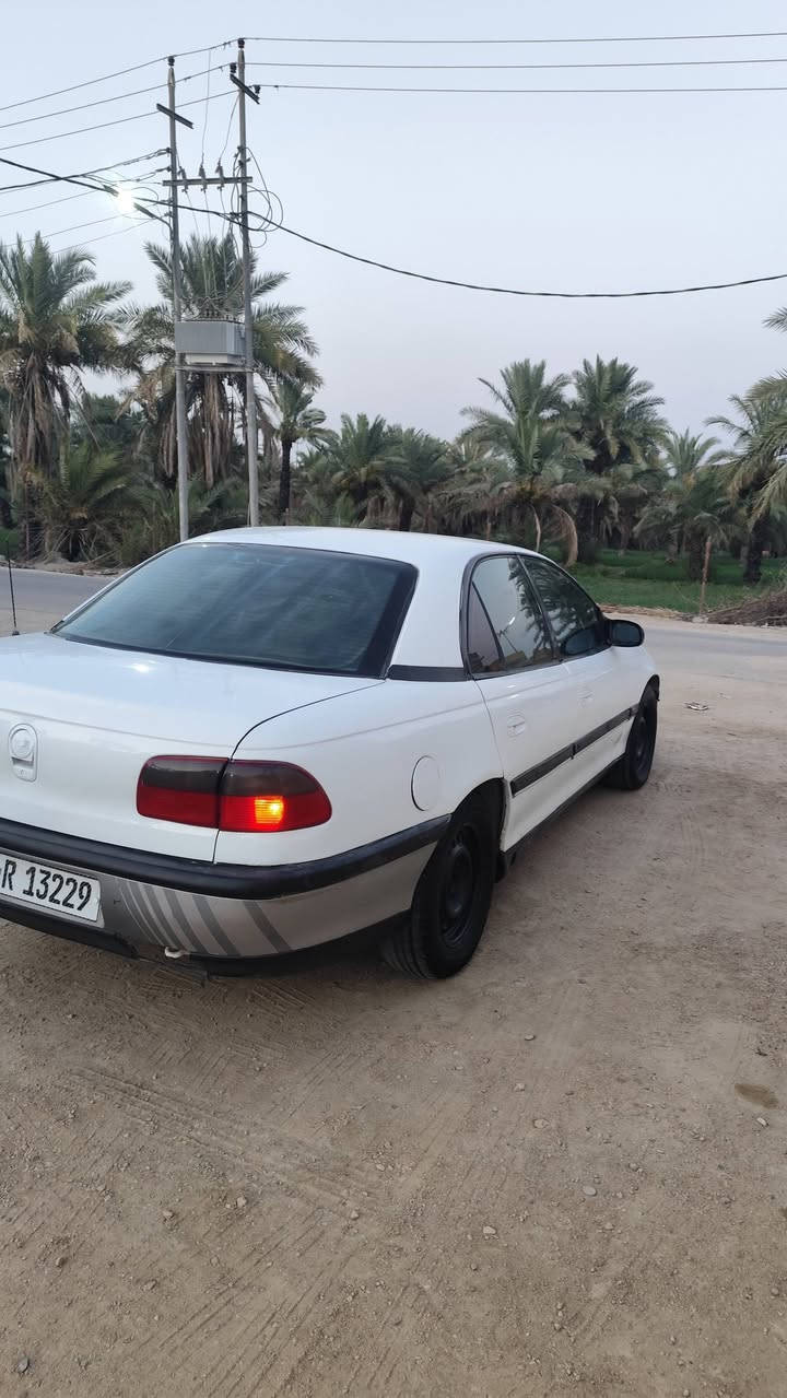 السلام عليكم
اوبل اوميكا بزون 95 رقم بغداد الانكليزي سنويه لل 28  محرك vvti 2500 كير اوتو حداديه تخم تاير كهربائيات لايتات زنون مكان السياره السماوه قضاء الخضر 
السعر 45 وبيها مجال 
رقم المبايل ***********
