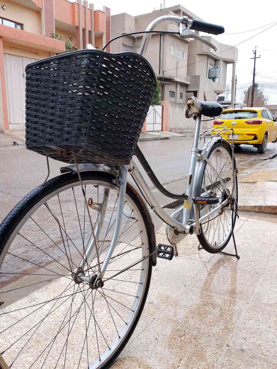 السلام عليكم
بايسكل عبدالحليم حجم 26
نظيف فقط الويل الخلفي يحتاج تعديل
السعر (50) وبي مجال 
للاستفسار***********
