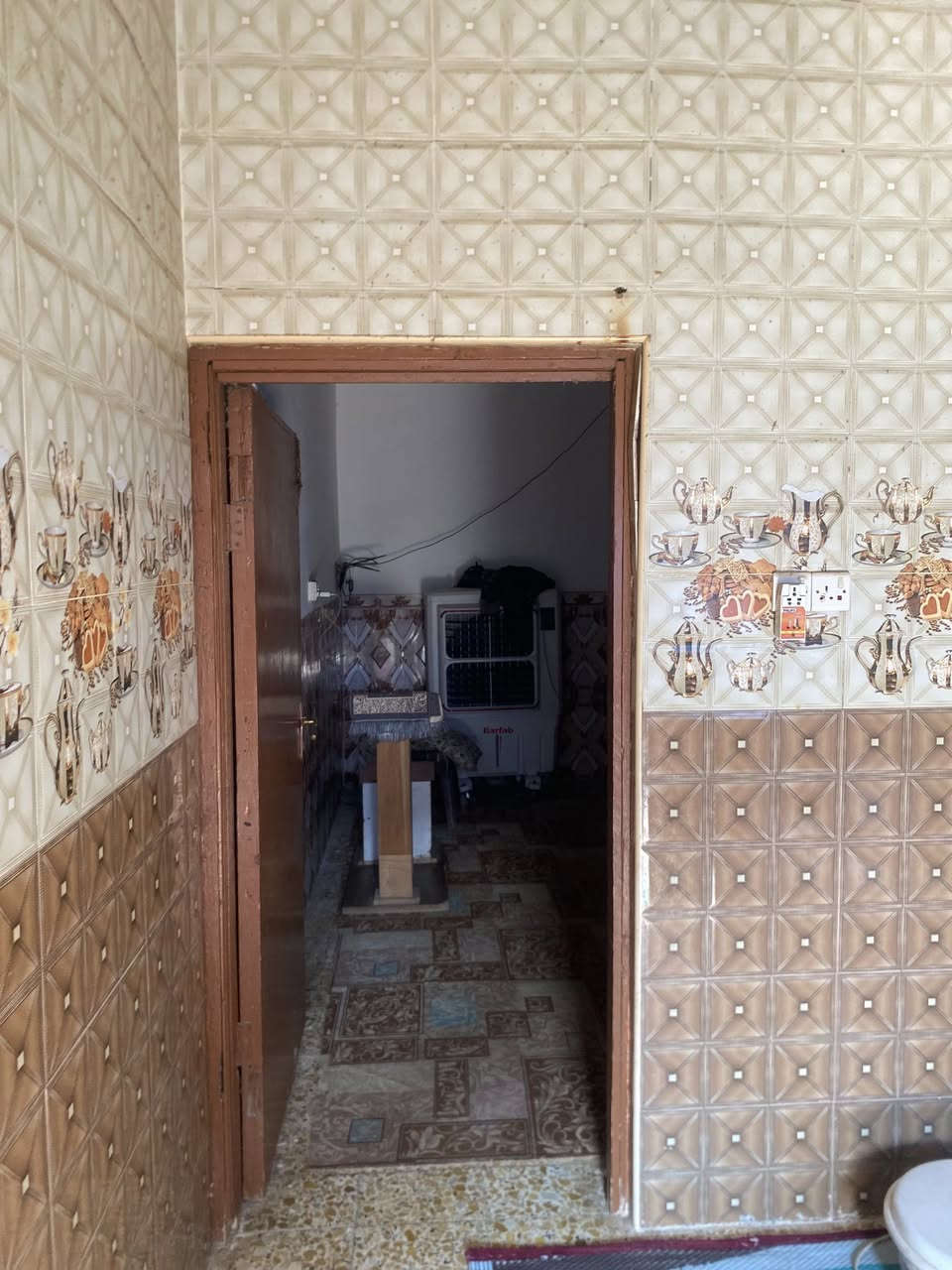 سلام عليكم 
بيت البيع طابو زراعي عرصات سيد ساير نهايت شارع صافي قرب جسر جديد 
مساحه ١٥٠ بناء غرفتين ستقبال وصحيات 
بناء جديد اساس صب  وطابوك بعده بلوك
سطح عگاده بسمي البيت مباشر 
هاي تفاصيله ذكره التصال ***********
سعر ٦٠ وبيه مجال قليل
