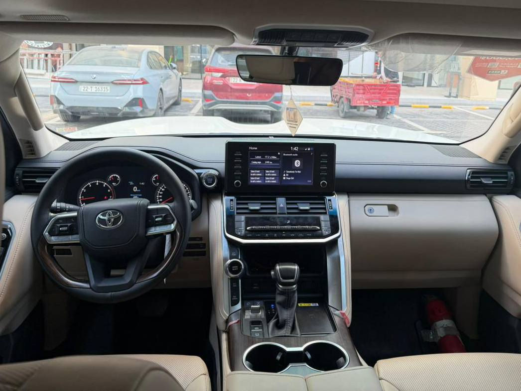 تويوتا لاندكروز 2024 GXR فول مواصفات شركة جيهان ماشية بس 28 الف كم
دعامة لدعامة بشرط
بدون صبغ بدون ضرب سفر سفر
سنوية جديدة لحد 2031
باقي على صبغ الشركة
السيارة نظيفة جدا وحالتها ممتازة

🟪 السعر  :: الطلب في التعليقات ويوصلك مباشرة ✍️ 📩

المواصفات
محرك V6
كير اوتوماتيك
دبل دفلوك
شاشة كبيرة 
حساسات امامي خلفي
تبريد وتسخين مقاعد
تشغيل بصمة
فتحة سقف
داخلية جلد فاخر
اضوية ليد

رقم صاحب السيارة 
***********
***********
