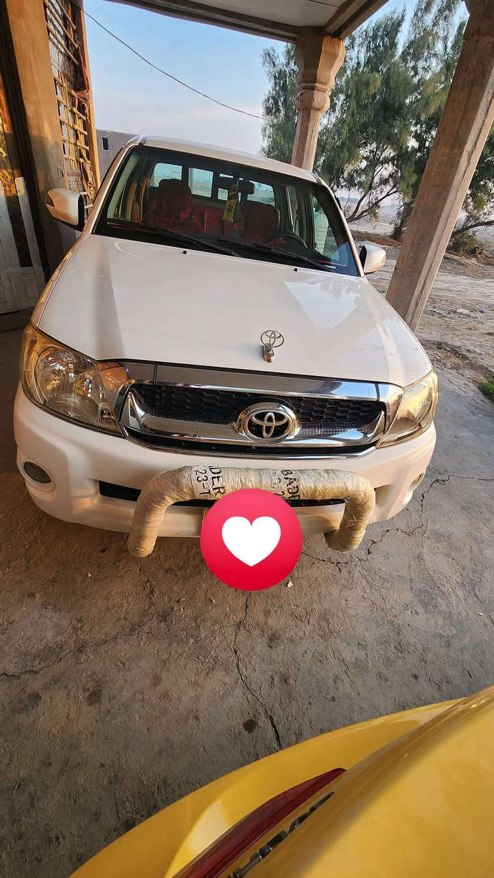 سلام عليكم فلاونزه كير عادي للبيع بدون صبغ موديل 2011
شاصي 19
سعودي ناطق 
رقم واسط سياره محرك تبريد حداديه كير مكفول كفاله عامه 
مكان بابل النيل السعر 165
***********
