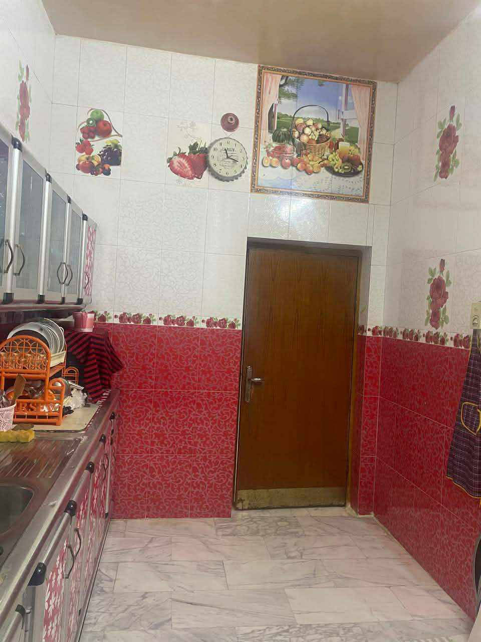 سلام عليكم يوجد  دار سكني للبيع العنوان حله بابل أبو غرق      مقابل سياج المحكمة مساحة 125م طابو صرف واجهة 6م وربع ونزال 20م بناء درجة اولى  متكون من غرفة نوم وهول واستقبال ومطبخ وكراج ومجمع صحيات منطقة تبليط وكافة الخدمات موجودة                              للاستفسار المراسلة صفحتنا      أو أتصل عله الارقام فل منشور                                         ***********📞                  سعر كلش حلو ومرتب  🤗
