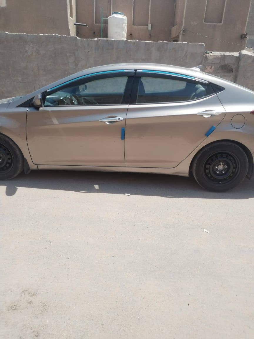 السلام عليكم سيارة النترا للبيع موديل 2014 سعر110بيه مجال مكانه كربلاء بسمي رقم بغداد هاذه رقمي ***********
