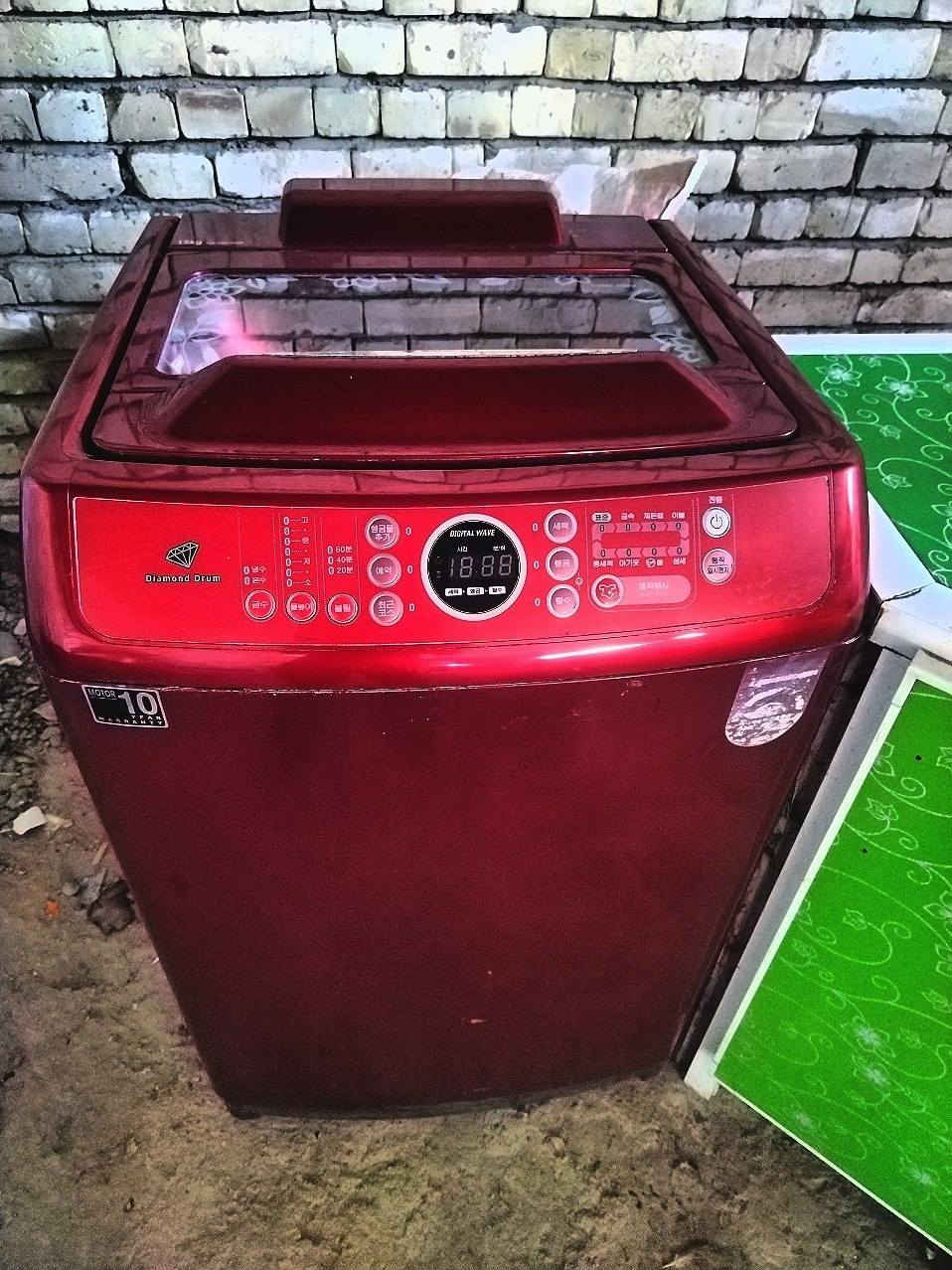 سلام عليكم غسالة اوتماتيك نضيفه وشغالة للبيع بسعر 200 مكاني نجف شارع المجمعات رقمي ***********
